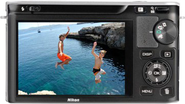 Цифровая фотокамера Nikon 1 J1 Silver Kit (10-30 мм f/3.5-5.6 VR)