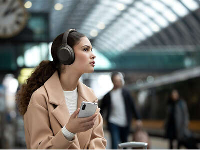 Беспроводные наушники Sony WH-1000XM4 с шумоподавлением, чёрные