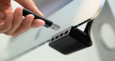 USB3.0-хаб Ozaki O!macworm HuBack 4 порта для моноблоков, чёрный [OA421]