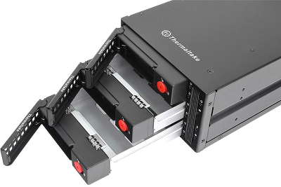 Сменный бокс для HDD/SSD Thermaltake Max 3503 SATA I/II/III/SAS металл черный hotswap 3