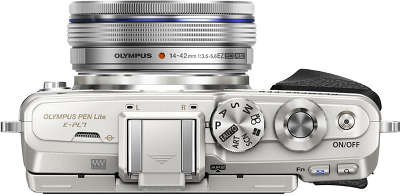 Цифровая фотокамера Olympus E-PL7 Silver Kit (M.Zuiko EZ 14-42 мм)