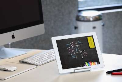 Алюминиевая подставка Just Mobile ST-828 для iPad