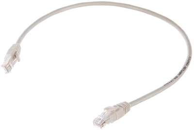 Коммутационный шнур NIKOMAX U/UTP 4 пары, Кат.5е (Класс D), 100МГц, 2хRJ45/8P8C, T568B, заливной, с защитой защелки, многожильный, BC (чистая медь), 24AWG (7х0,205мм), поливинилхлорид, белый, 0,5м