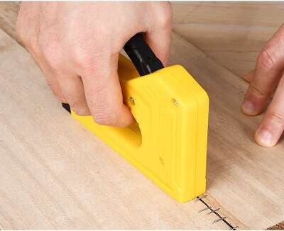 Мебельный степлер пластиковый Deli DL238002