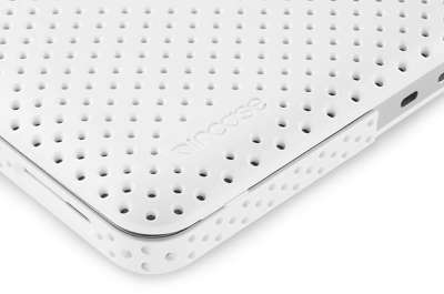 Перфорированный чехол Incase для MacBook Pro 15'', белый [cl57468]