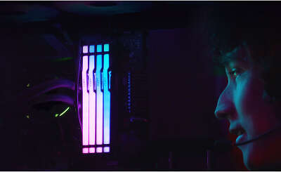 Память оперативная/ Kingston 8GB 5600MT/s DDR5 CL36 DIMM FURY Beast RGB EXPO