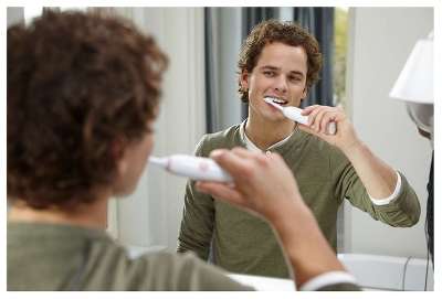 Зубная щетка электрическая Philips Sonicare CleanCare+ HX3292/44 белый/розовый