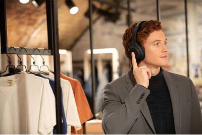 Беспроводные наушники Sony WH-1000XM4 с шумоподавлением, чёрные