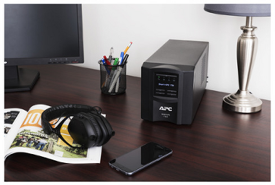 Источник бесперебойного питания APC Smart-UPS 750VA/500W, Line-Interactive, LCD, Out: 220-240V 6xC13, SmartSlot, USB, HS User Replaceable Bat, Black, 1 year warranty (замена SMT750I)