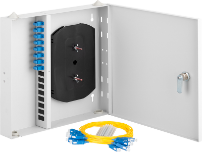 Оптический кросс NIKOMAX Essential Line, настенный, укомплектованный на 8 портов SC/UPC (8 одинарных SC/UPC адаптеров), SM 9/125 OS2, стальной, с ключом, серый, в комплекте: адаптеры, монтажные шнуры 1м, сплайс-кассета с крышкой, гильзы, заглушки