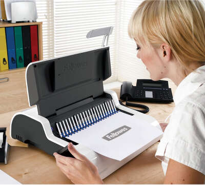 Брошюровщик Fellowes Pulsar+ 300, ручная перфорация 17 листов, переплет 300 листов
