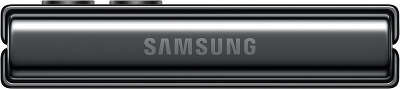 Смартфон Samsung SM-F731B Galaxy Z Flip 5 512Gb 8Gb графит раскладной 3G 4G 1Sim 6.7" 1080x2640 Android 13 12Mpix 802.11 a/b/g/n/ac/ax NFC GPS GSM900/1800 GSM1900 Protect