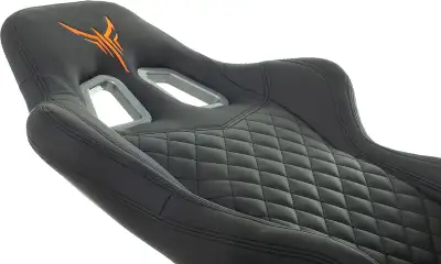 Кресло игровое Knight ARMOR черный ромбик эко.кожа с подголов. крестов. металл
