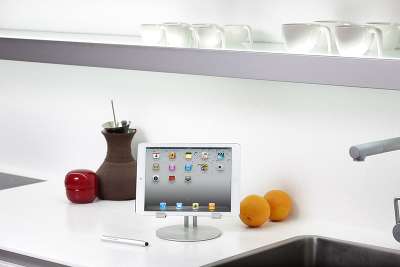 Алюминиевая подставка Just Mobile ST-818 для iPad