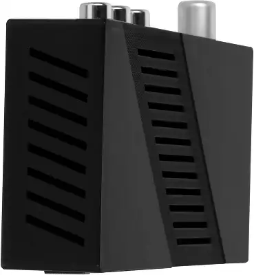 Цифровая ТВ-приставка Starwind CT-140 черный