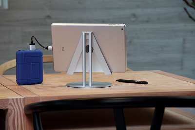 Алюминиевая подставка Just Mobile ST-818 для iPad