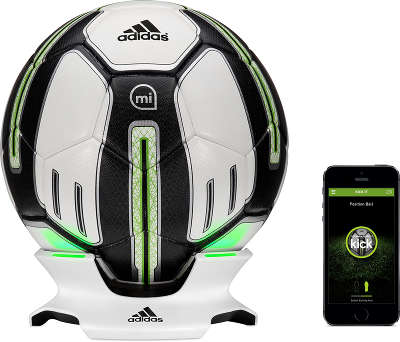 Полноразмерный футбольный мяч Adidas miCoach Smart Ball