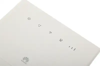 Интернет-центр Huawei B315s-22 (51067677) 10/100/1000BASE-TX/4G(3G) cat.4 белый