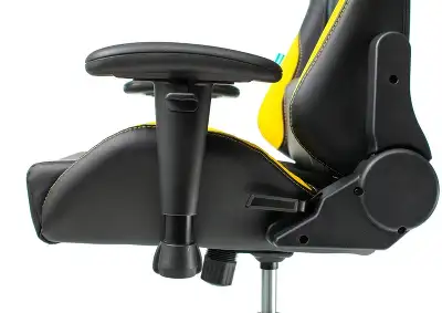 Кресло игровое Zombie VIKING 5 AERO черный/желтый эко.кожа с подголов. крестов. пластик