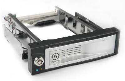 Сменный бокс для HDD Thermaltake Max4 N0023SN SATA II пластик/сталь серебристый hotswap 3.5"